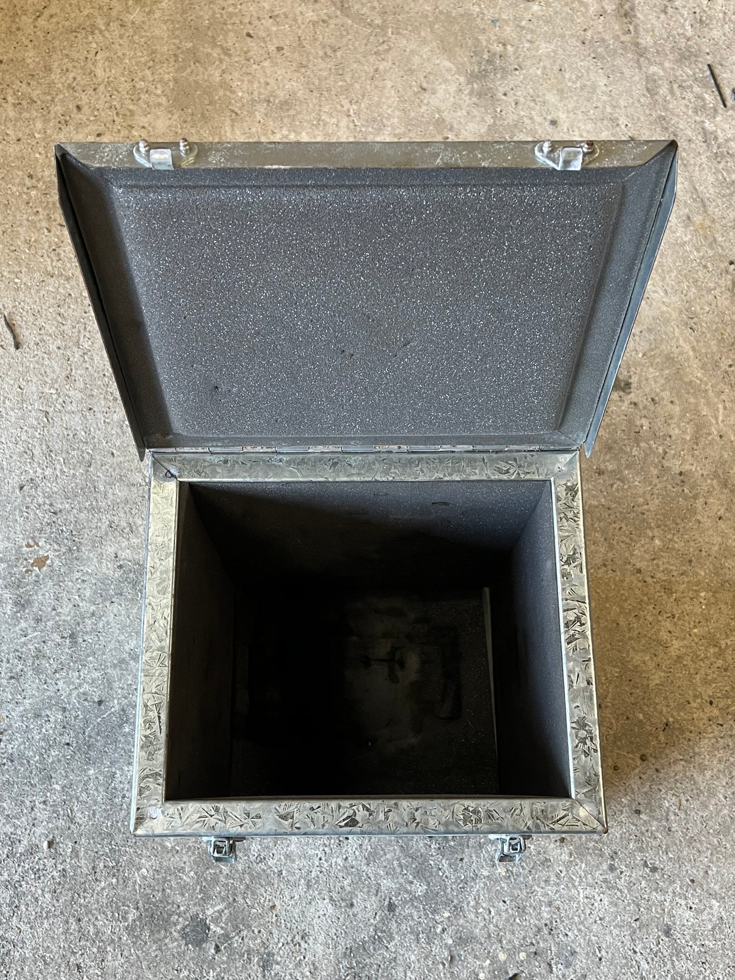 ENGINE BOX